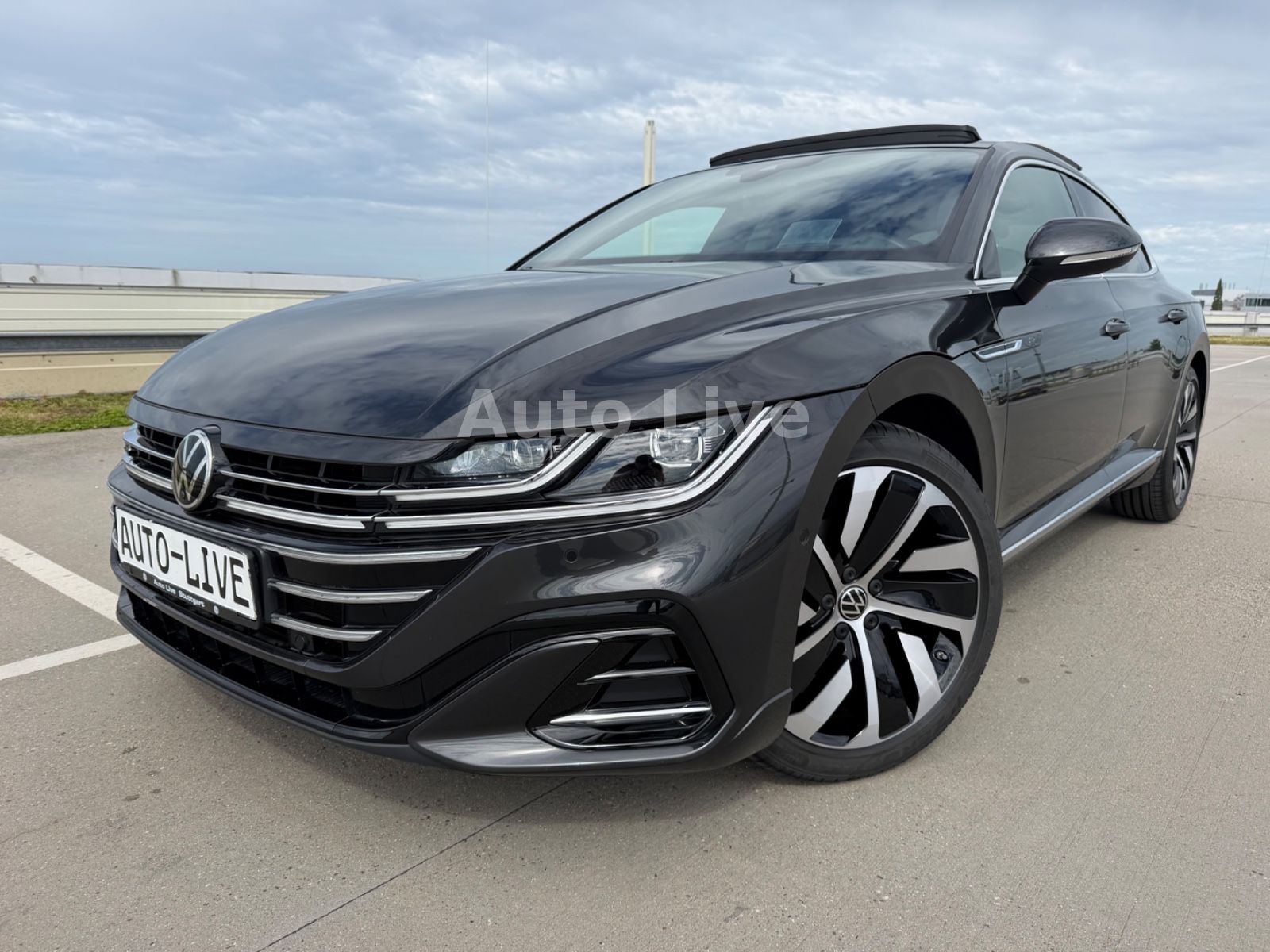 VW Arteon 2.0 TSI DSG*R LINE*PANO*IQ*VIRT*KAMER*AHK
