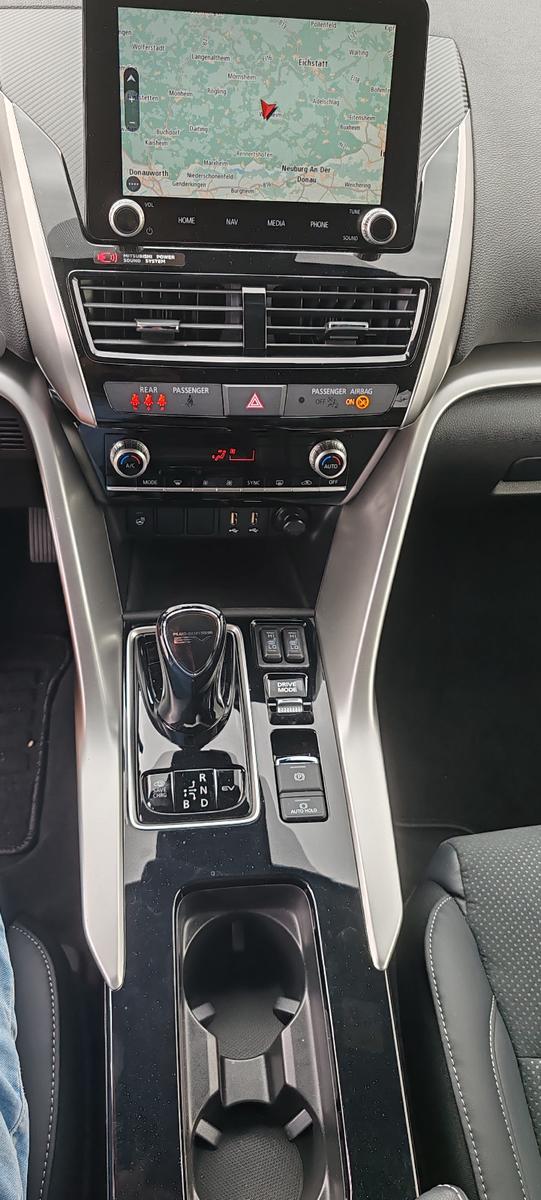 Mitsubishi Eclipse Cross Plus Select Hybrid 4WD