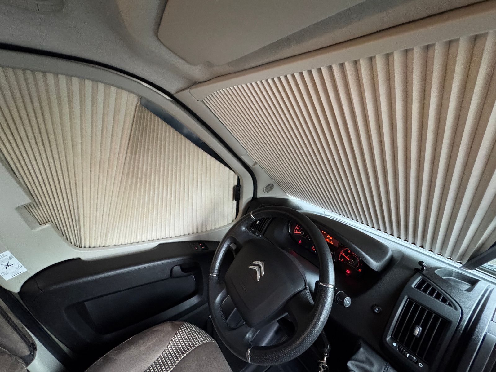 Fahrzeugabbildung Pössl Roadstar 640 DK DACHKLIMA AHK NAVI KAMERA LED 1H