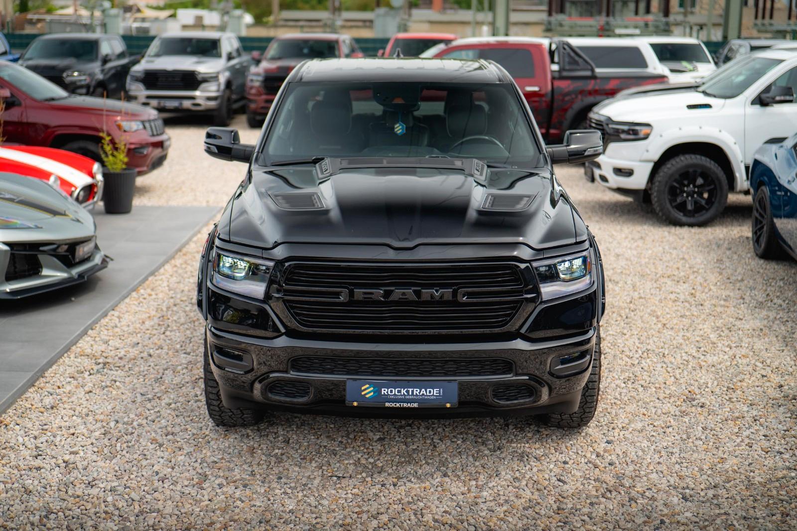 Dodge RAM 5.7 V8 HEMI 4x4 LARAMIE Offroad Night LED