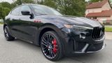 Maserati Levante 3.8 V8 Trofeo USA/PANO/CARBON/B&W/SOFTCL - : Geländewagen, Usa