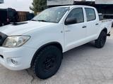 Toyota Hilux 2.5 D-4D 4WD 4p. Double Cab 4x4 - Toyota Hilux: 2.5
