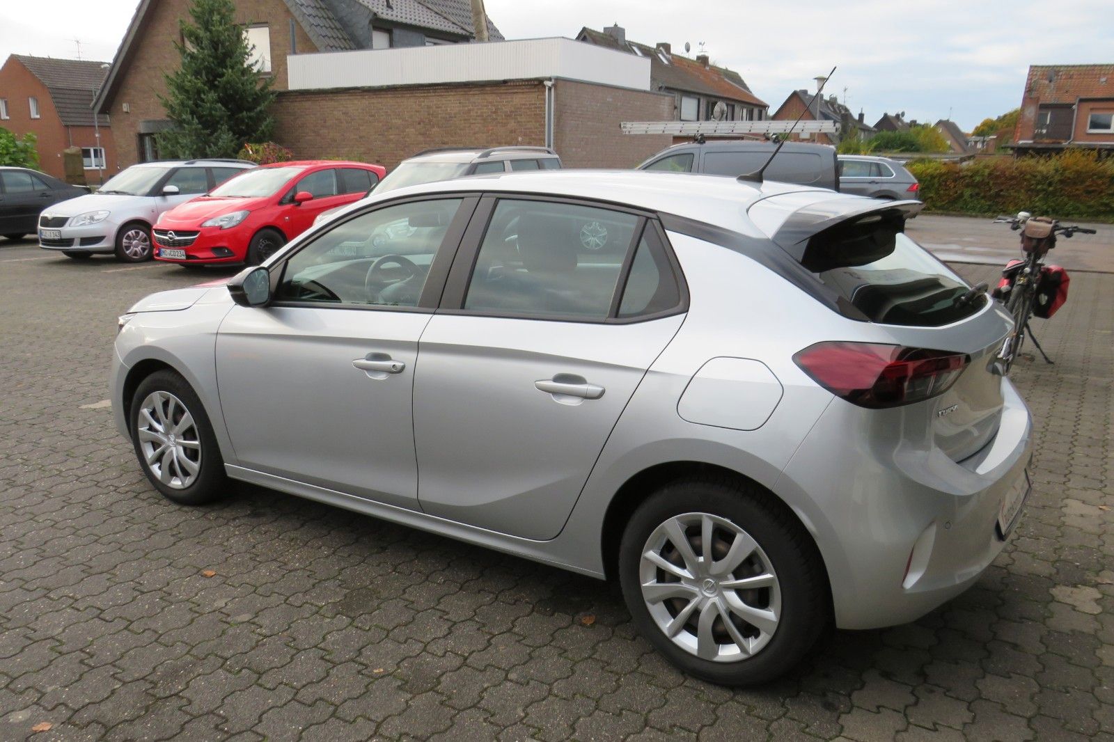 Fahrzeugabbildung Opel Corsa F Edition AUTOMATIK NAVI SITZH. PDC 1.HD