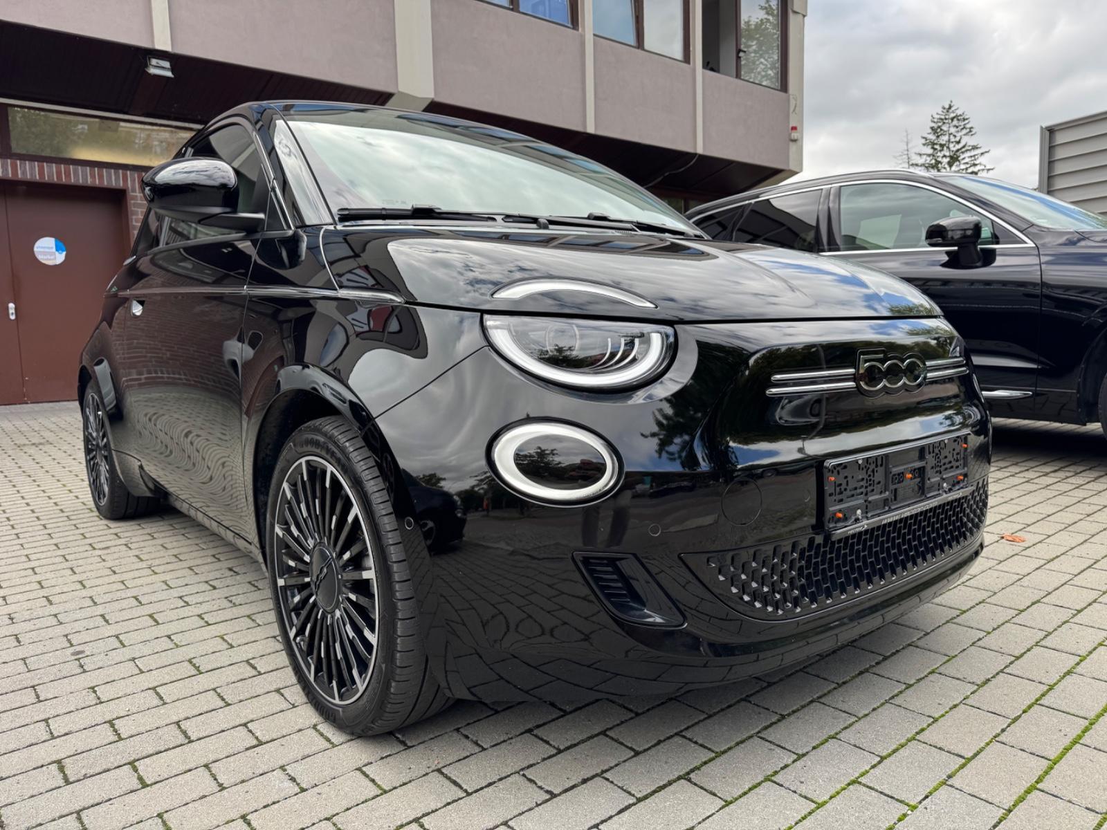Fiat 500e La Prima by Bocelli cabrio