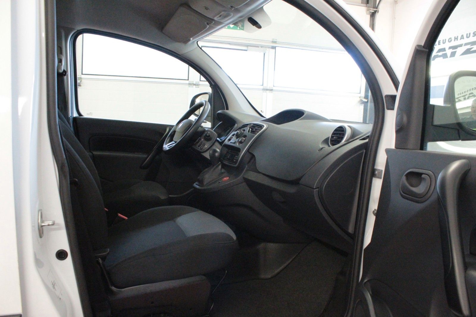 Fahrzeugabbildung Renault Kangoo E-TECH  ZE 33  100 % elektrisch