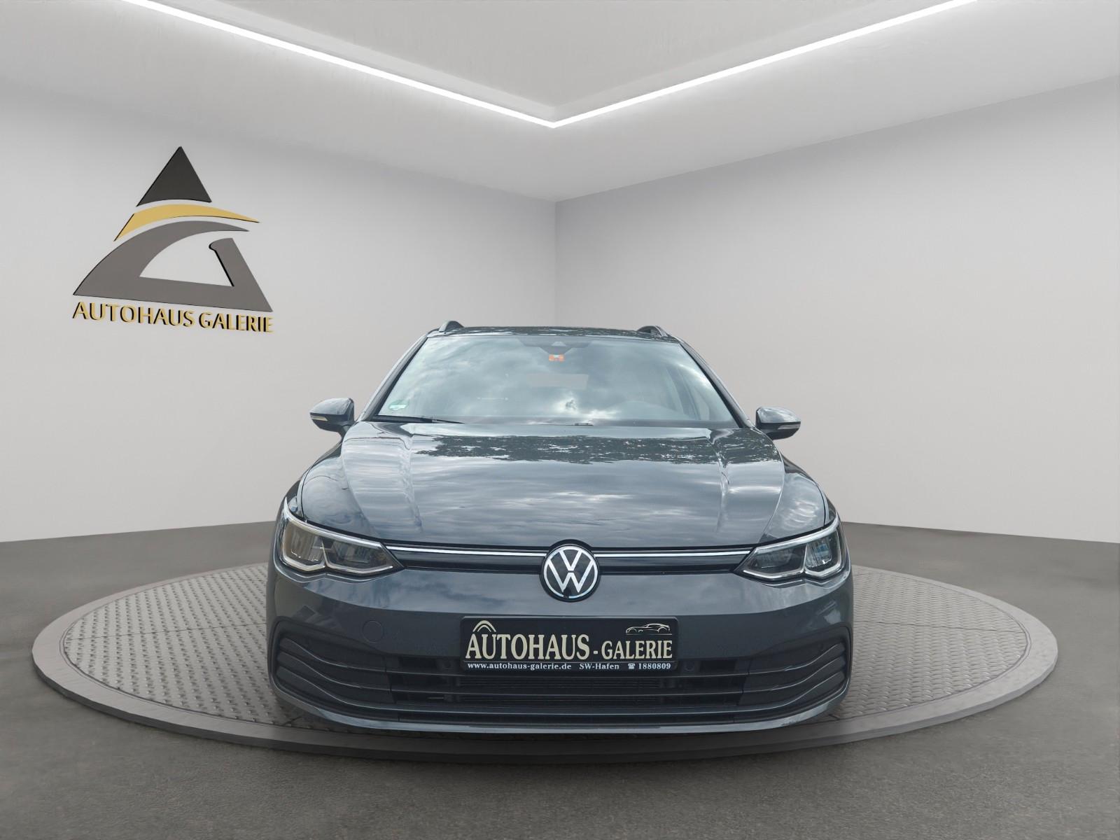 Volkswagen Golf VIII Var Life*VIRTUAL*KAMERA*LED*AHK*ACC
