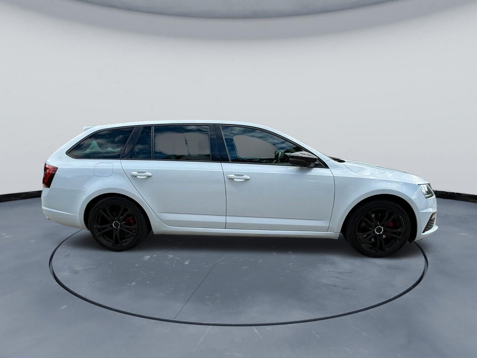 Skoda Combi RS TDI DSG · Nur Export/Hdl.