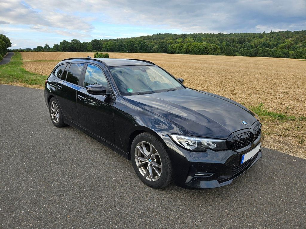 Image of BMW 320