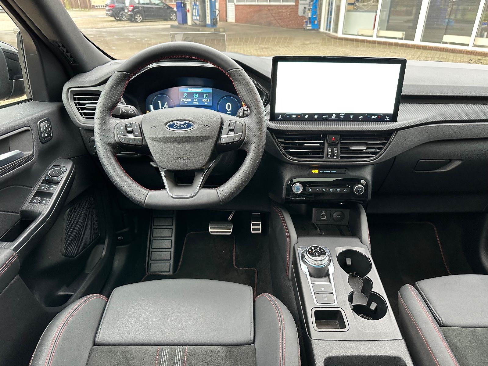 Fahrzeugabbildung Ford Kuga 1.5 EB ST Line X Pano/Matrix/HUD/B&O