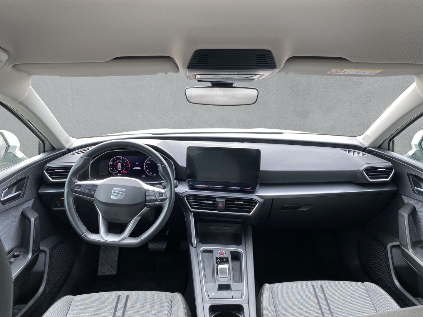 Fahrzeugabbildung SEAT Leon Sportstourer Style Navi Digitales Cockpit L