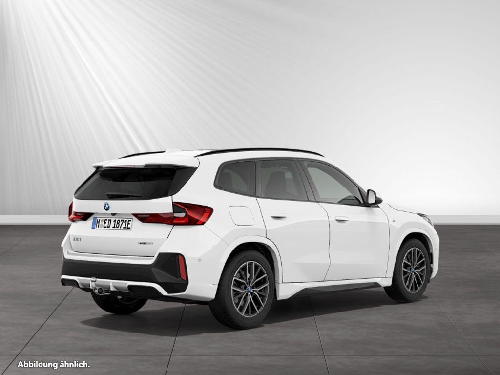 BMW iX1 xDrive30 M Sport AHK Panorama Head-Up H K foto 2