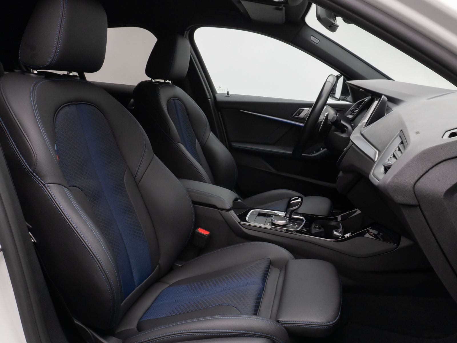 Fahrzeugabbildung BMW 120i M Sport DAB CockPitPr PDC Geschwindigkeitsr