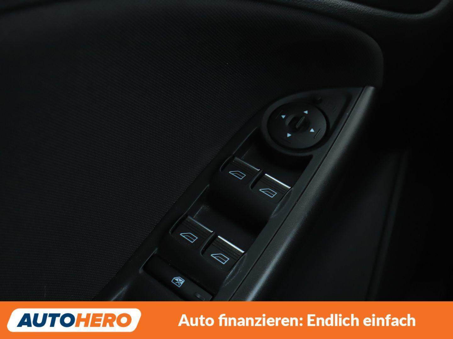 Ford Focus 1.0 EcoBoost Business*NAVI*TEMPO*PDC*SHZ*