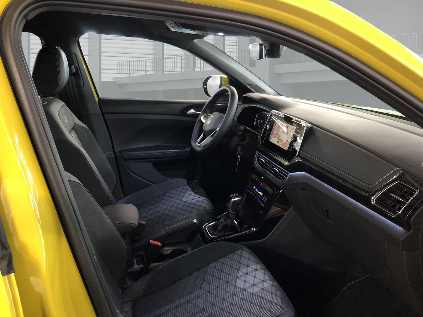 Fahrzeugabbildung Volkswagen T-Cross R-Line 1.0 TSI DSG Sportpaket Navi LED B