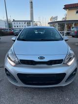 Kia Rio Spirit - Kia Rio aus 2012 mit Diesel-Antrieb