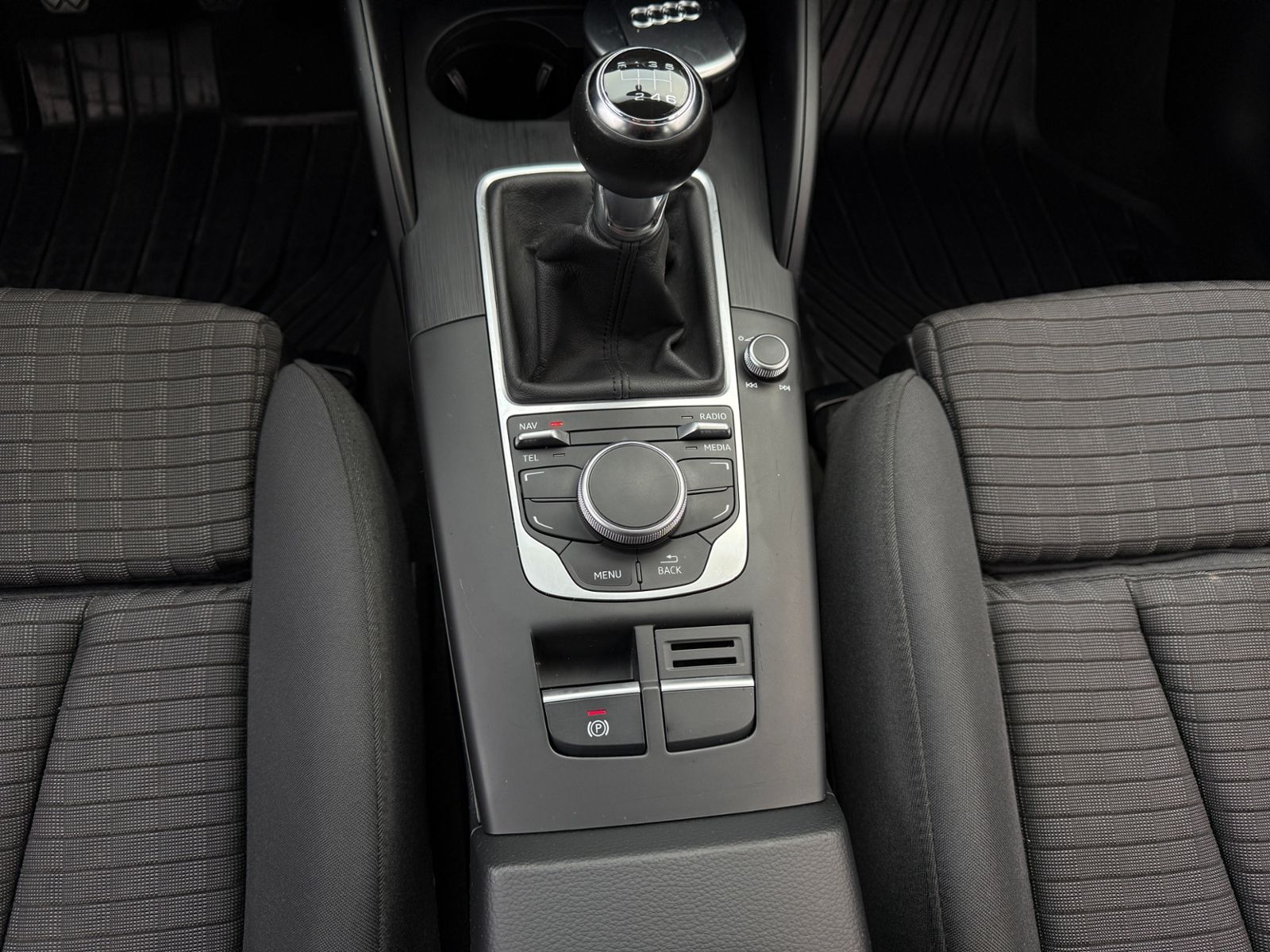 Fahrzeugabbildung Audi A3 1.4 TFSI Sportback Ambition Navi Xenon SHZ