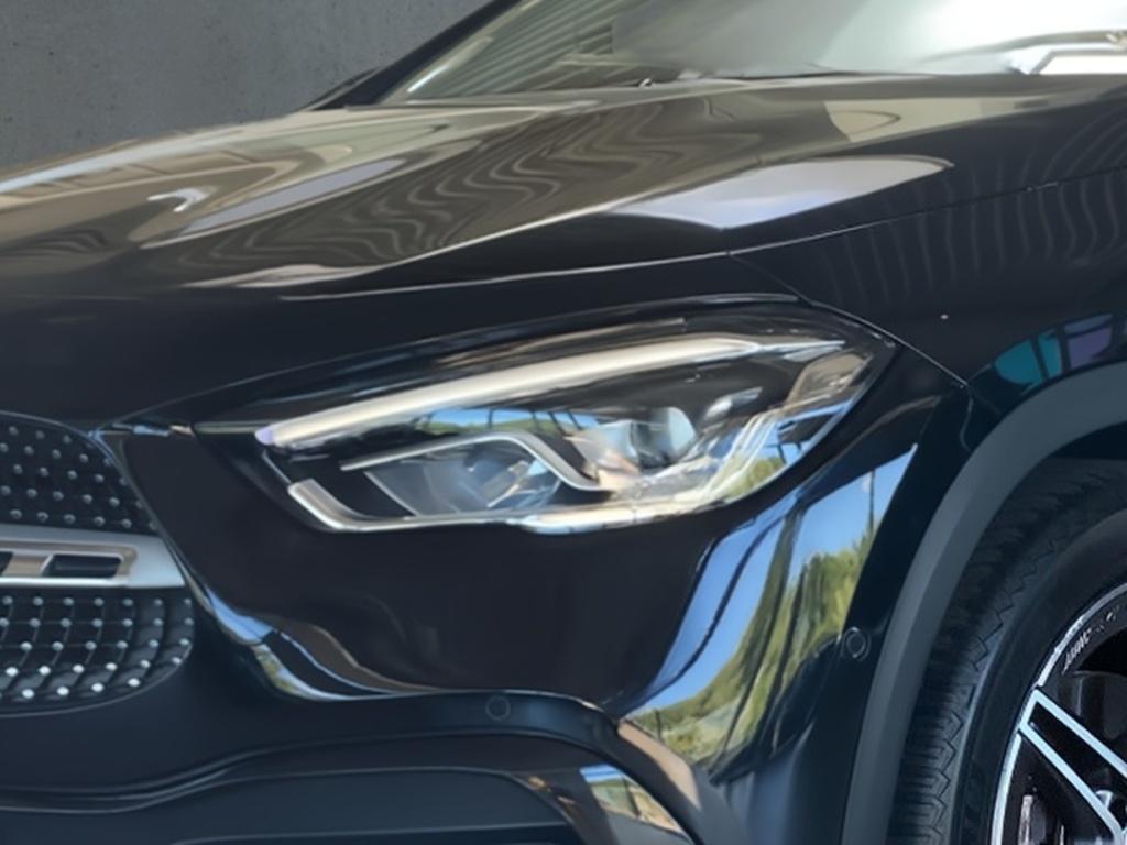 Mercedes-Benz GLA 200 AMG+AHK+PANO+KAMERA+LED+DAB+CARPLAY
