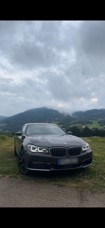 Image of BMW 730