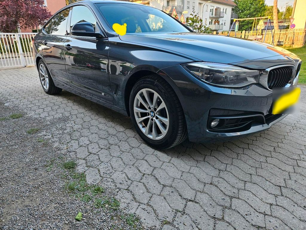 Image of BMW 330