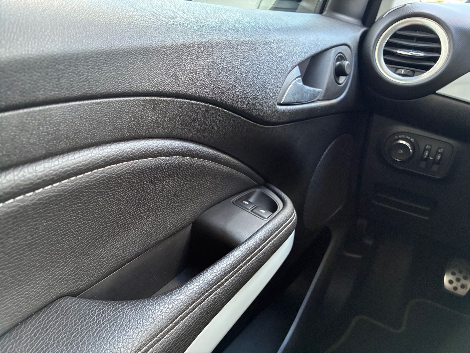 Fahrzeugabbildung Opel Adam 1.4 Turbo S PDC,Pano,SHZ,Klimaaut.,LM,SD