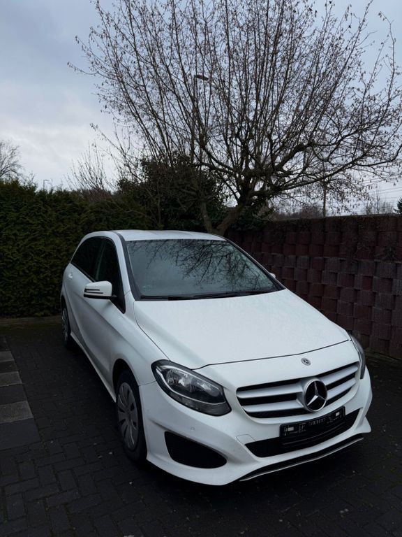 Image of Mercedes-Benz B 220