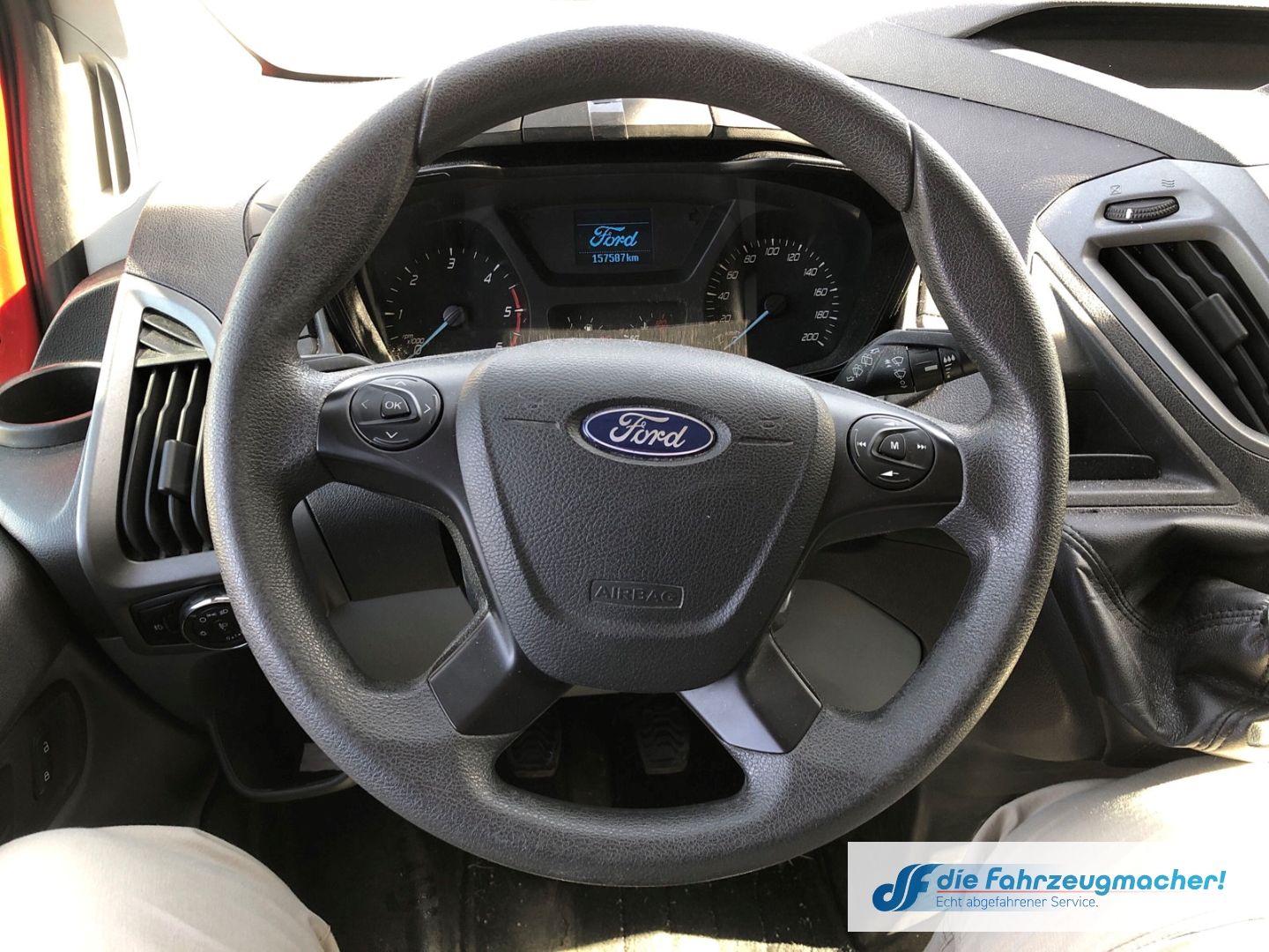 Fahrzeugabbildung Ford Transit Custom Kombi 300 L1 2.2 TDCi *1851