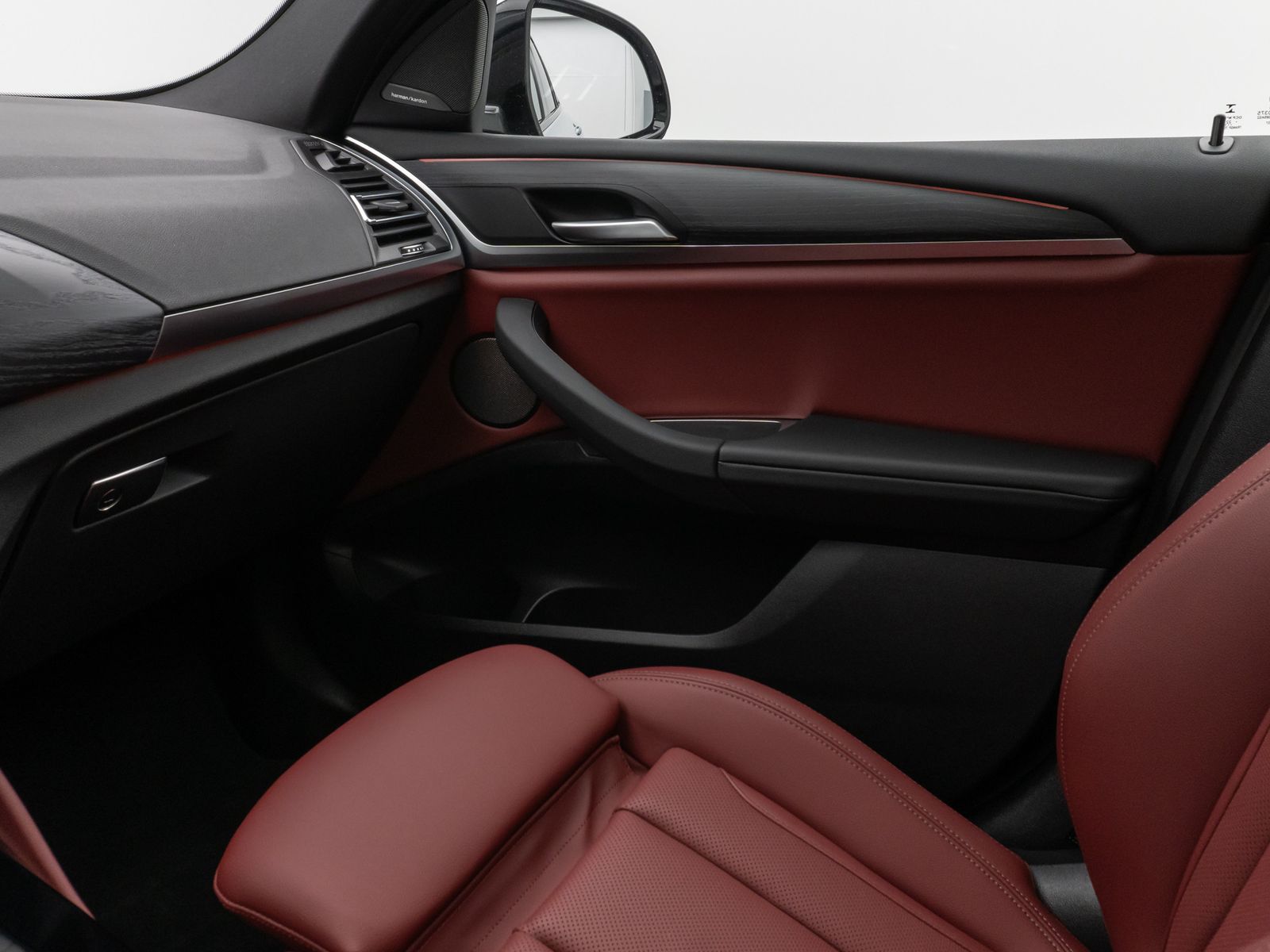 Fahrzeugabbildung BMW X4 xD30i M Sport Panorama 360°DAB H/K AHK Komfor