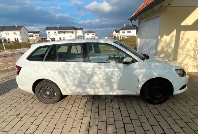 Skoda Fabia Combi mit AHK