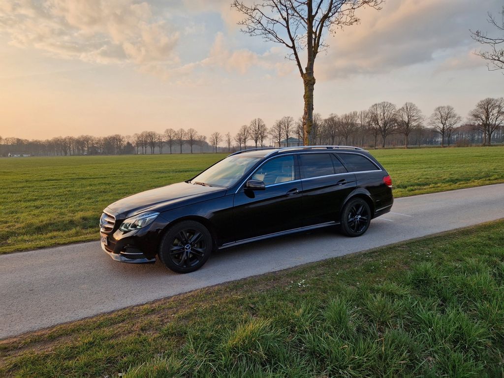 Image of Mercedes-Benz E 250