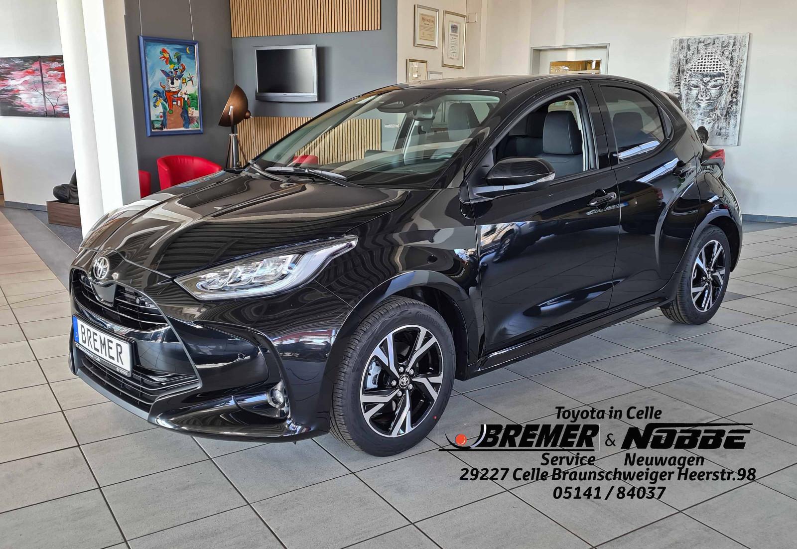 Toyota Yaris Hybrid Teamplayer + Comfort / Safety Paket