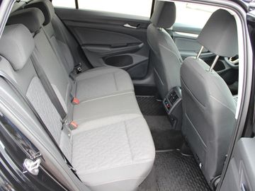 Volkswagen Golf VIII Variant 1.5 TSI Move KLIMA LED ALU