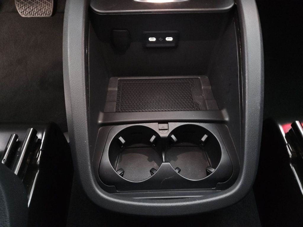 Fahrzeugabbildung Mercedes-Benz V 300 d AVG Lang 7 Sitze 2,5t AHK LED EASY-PACK