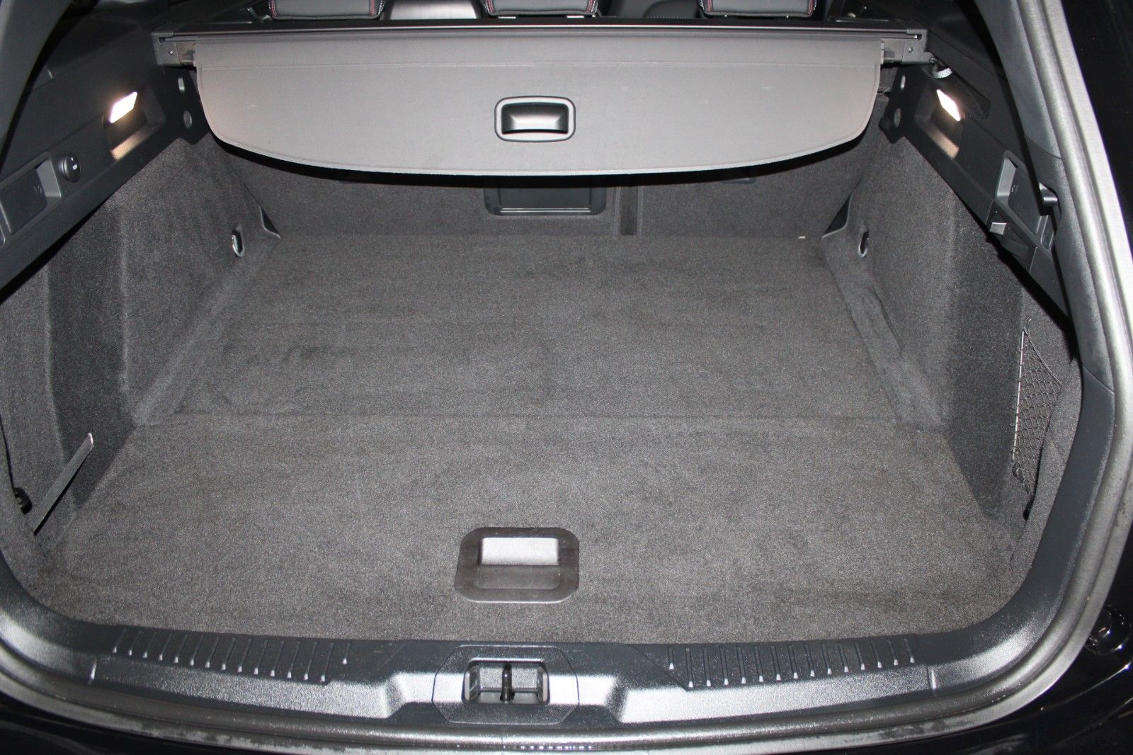 Fahrzeugabbildung Ford Focus ST-Line X Aut. LED ACC Leder Pano HUD Wint