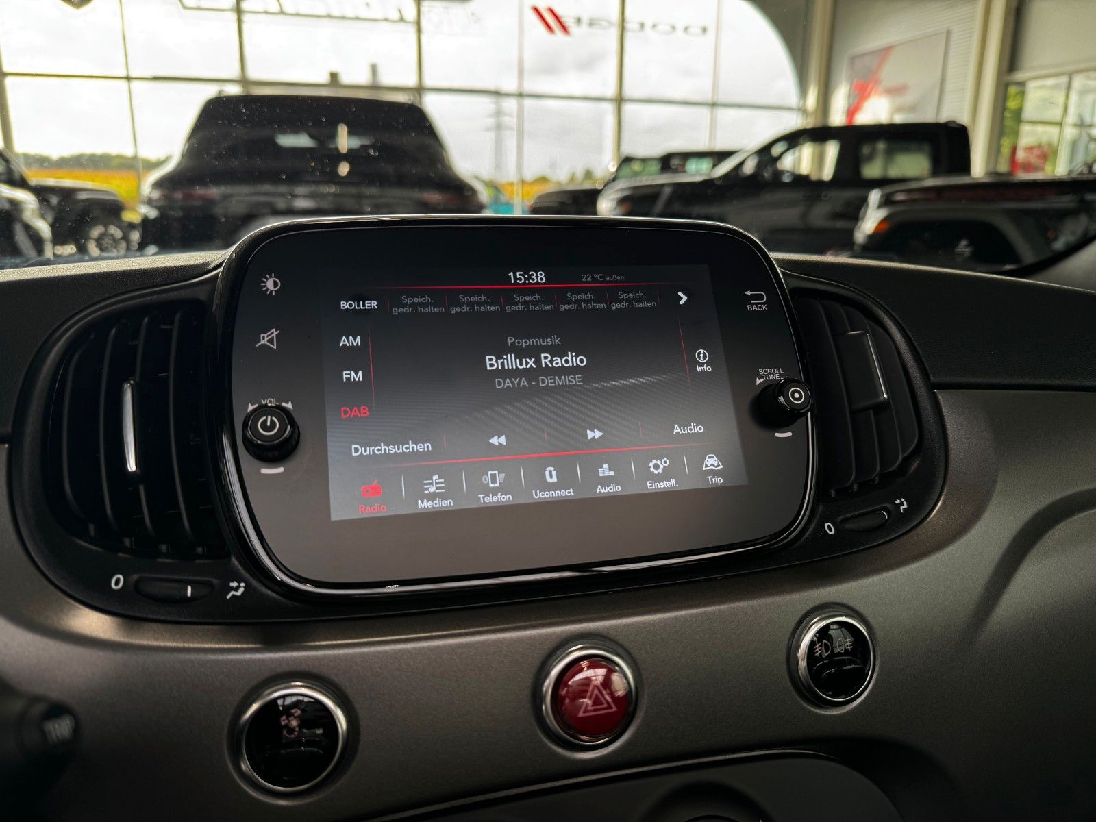Fahrzeugabbildung Abarth 595 Cabrio Beats Bi-Xenon DAB+ Klima