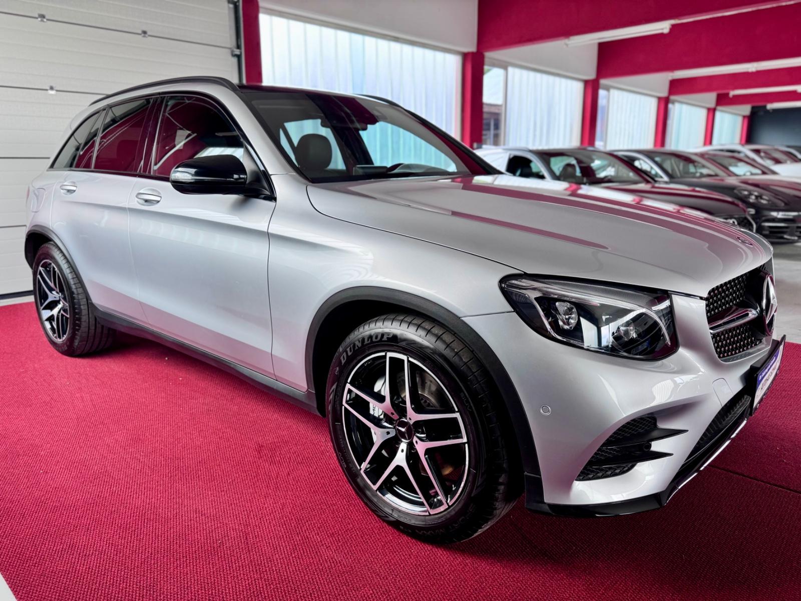 Mercedes-Benz GLC43 AMG Pano Burmester Airmatic LED KeylesGo19