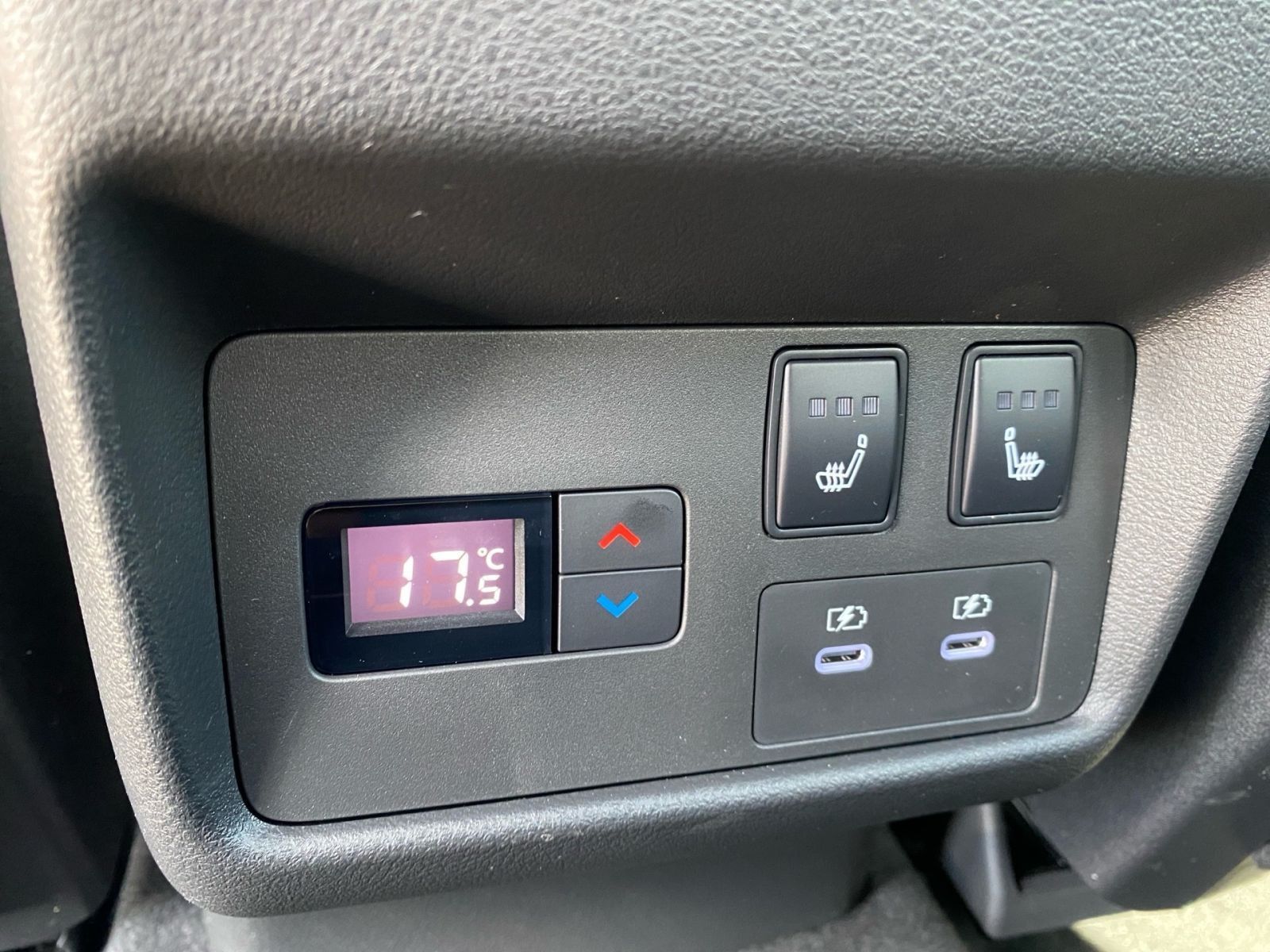 Fahrzeugabbildung Nissan X-Trail N-Connecta 1.5 VCT*PANO*HUD*LED*360'*19Z