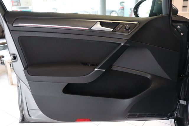 Fahrzeugabbildung Volkswagen Golf VII Lim. GTI BMT/Start-Stopp|LED|ACC|NAVI|
