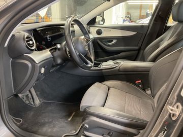 Mercedes E 220 - 8