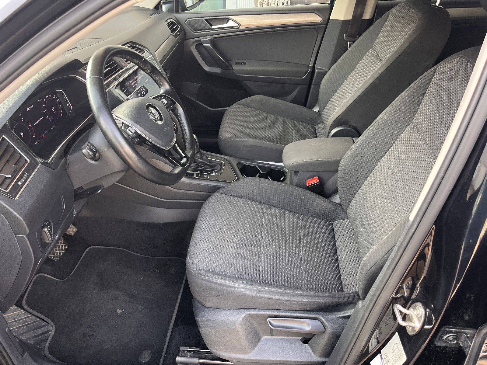 Fahrzeugabbildung Volkswagen Tiguan Allspace Comfortline 2.0 TDI DSG 7-Sitzer