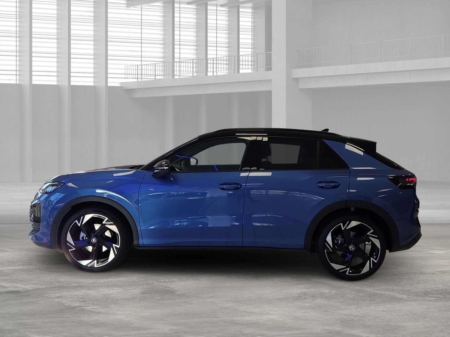 Volkswagen T-Roc R-Line 1.5 eTSI DSG HUD Navi Digitales Coc foto 2