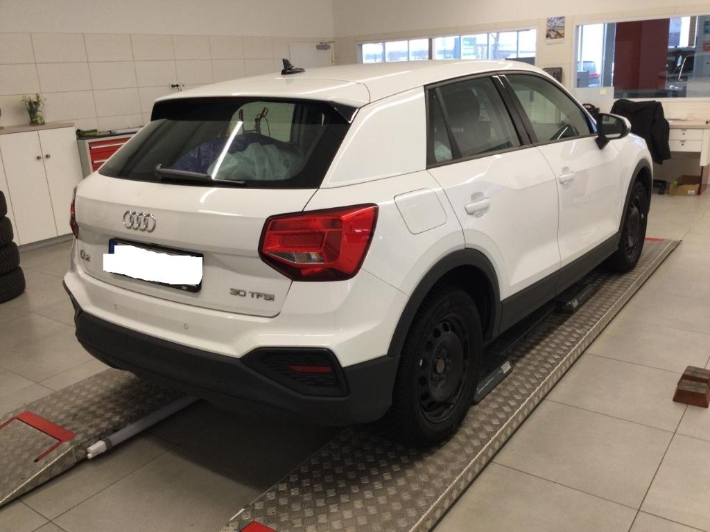 Audi Q2 30 TFSI NAVI SHZ R.CAM PDC TEMPOMAT DSP LENDE