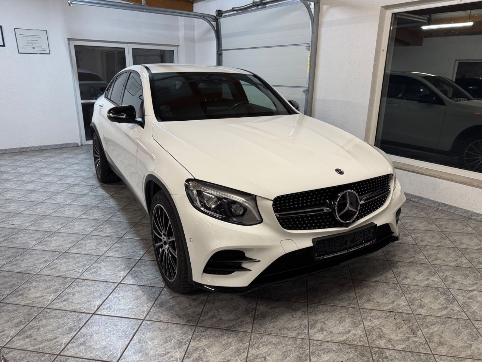 MERCEDES-BENZ GLC 300 Coupe/4Matic/AMG/Leder/Head Up