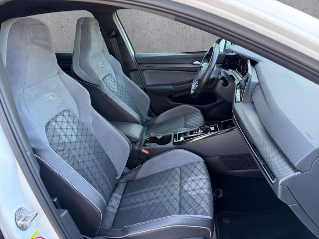 Golf VII R-Line 1.5 TSI DSG Navi/LED/RFK/ACC/APC