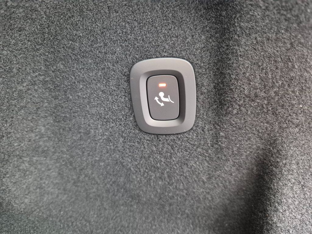 Fahrzeugabbildung Volvo XC60 B5 B AWD Plus Dark+BusinessPak.+AHZV+