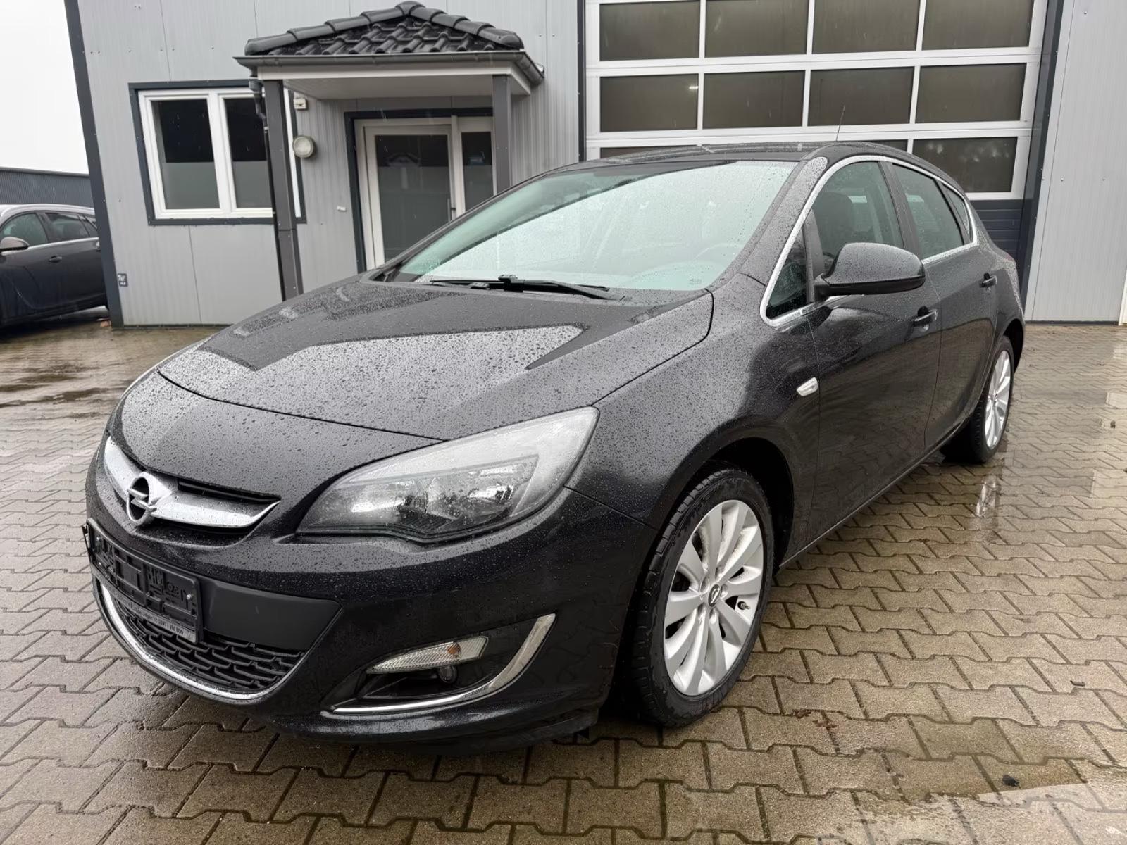 Opel Astra J Lim. 5-trg. Exklusiv