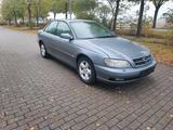 Opel Omega 2.2 16V Automatik TÜV neu AHK - Opel Omega mit Benzin-Antrieb: Limousine