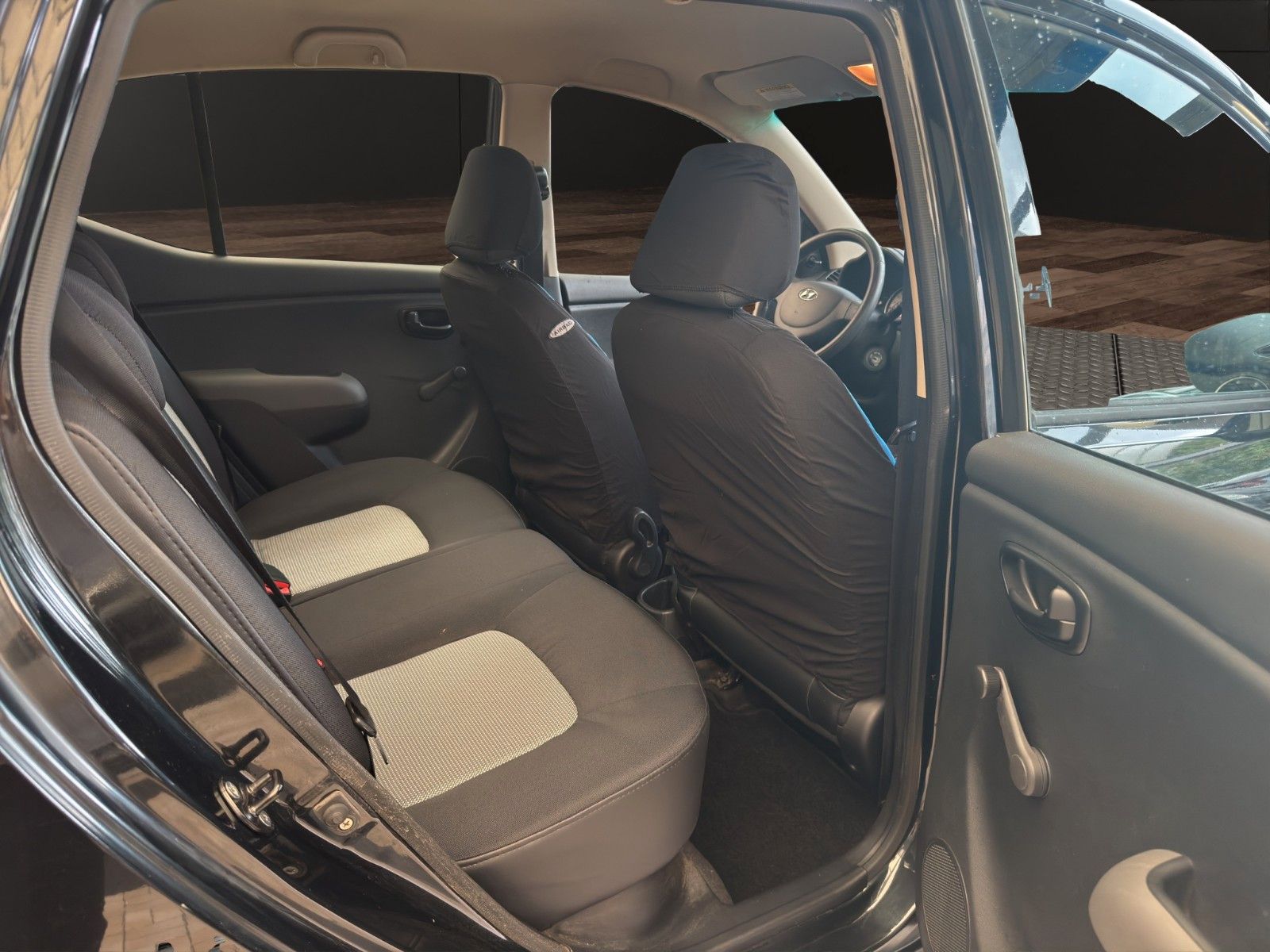 Fahrzeugabbildung Hyundai i10 Automatik/Klima/el Fenster/TÜV NEU