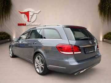 Mercedes E 200 - 4