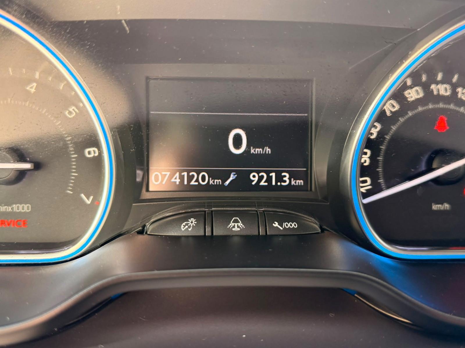 Peugeot 2008 *1.2 Benzin* *Gut gepflegt*