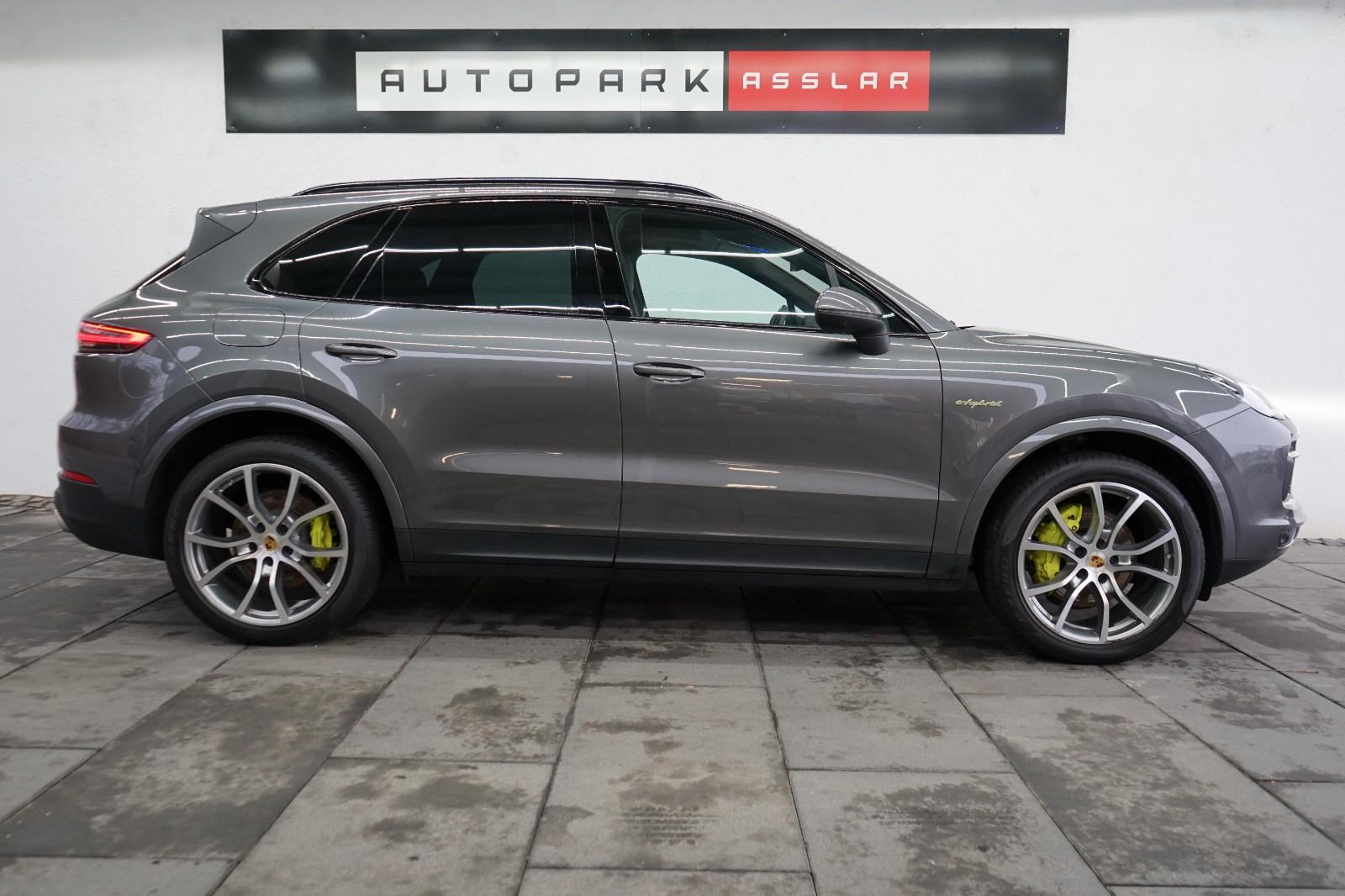 Porsche Cayenne E-Hybrid/PANO/HeadUp/MATRIX/AHK/BOSE/21z